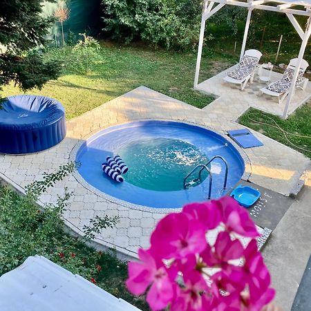 White House With Sauna And Jacuzzi Novi Sad Luaran gambar