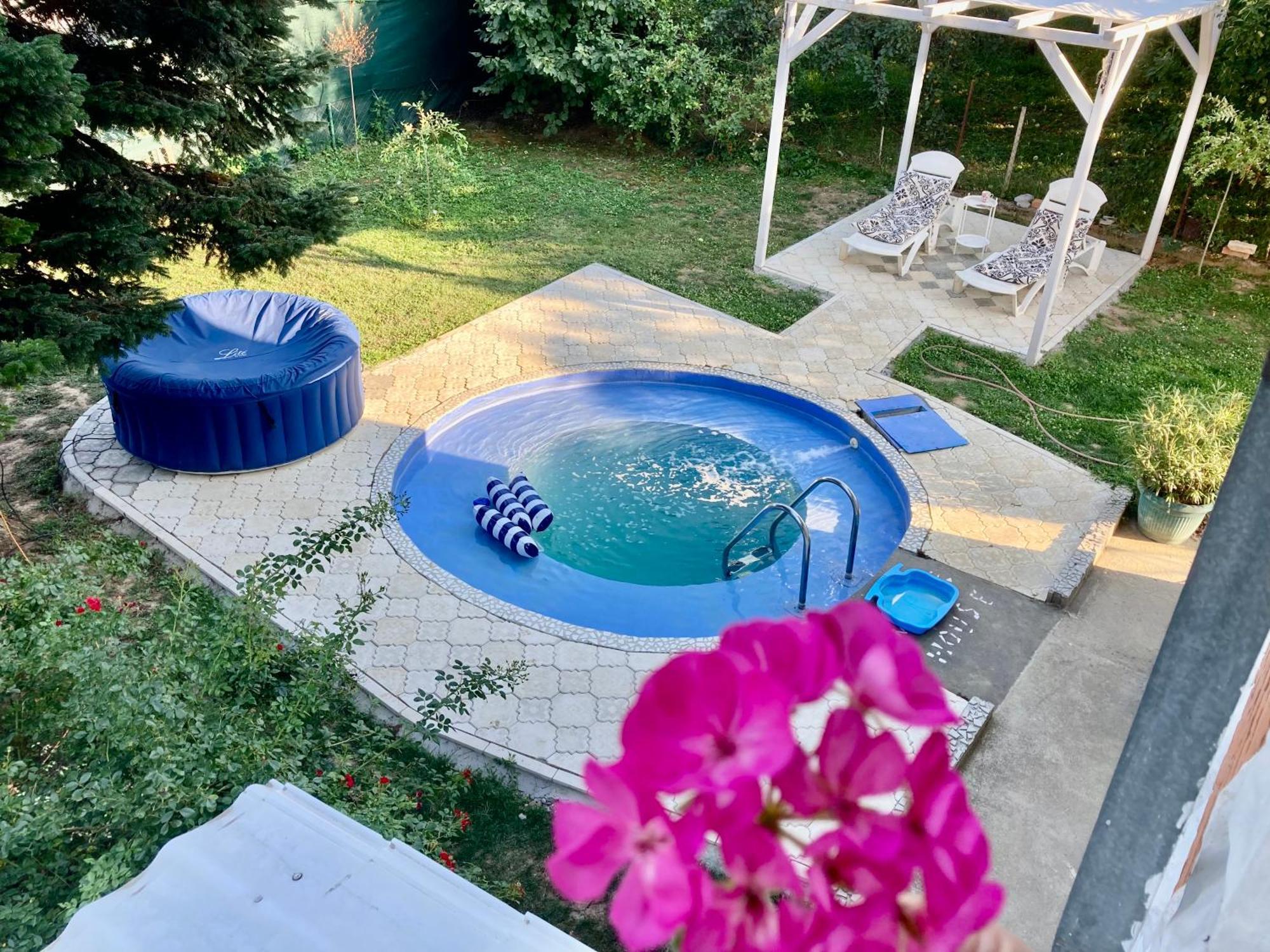 White House With Sauna And Jacuzzi Novi Sad Luaran gambar