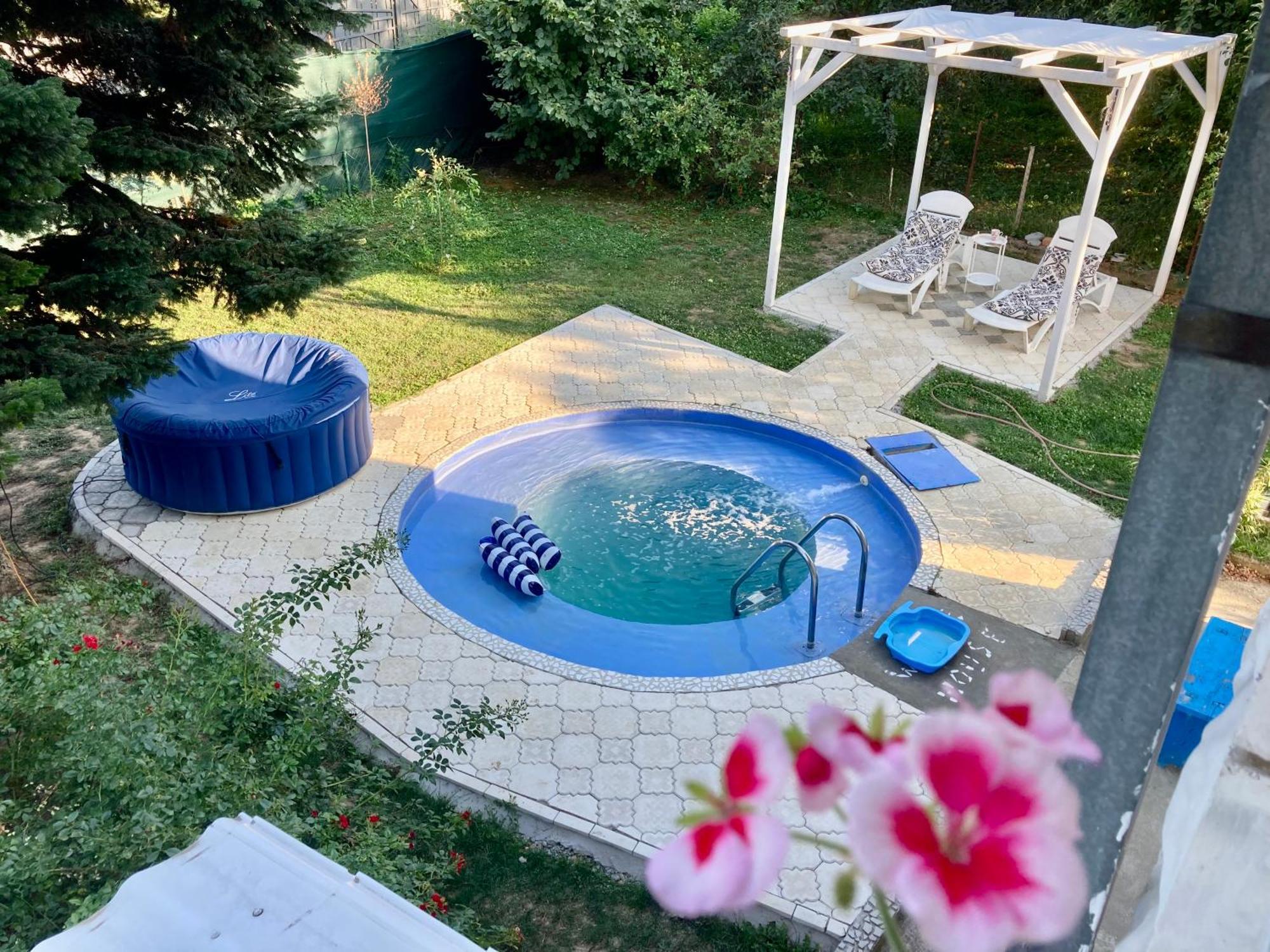 White House With Sauna And Jacuzzi Novi Sad Luaran gambar