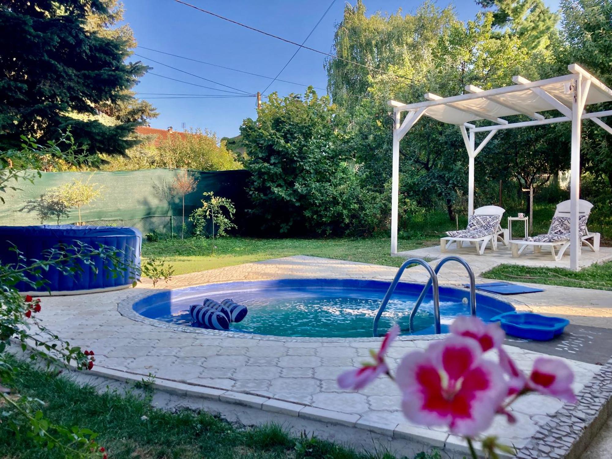 White House With Sauna And Jacuzzi Novi Sad Luaran gambar