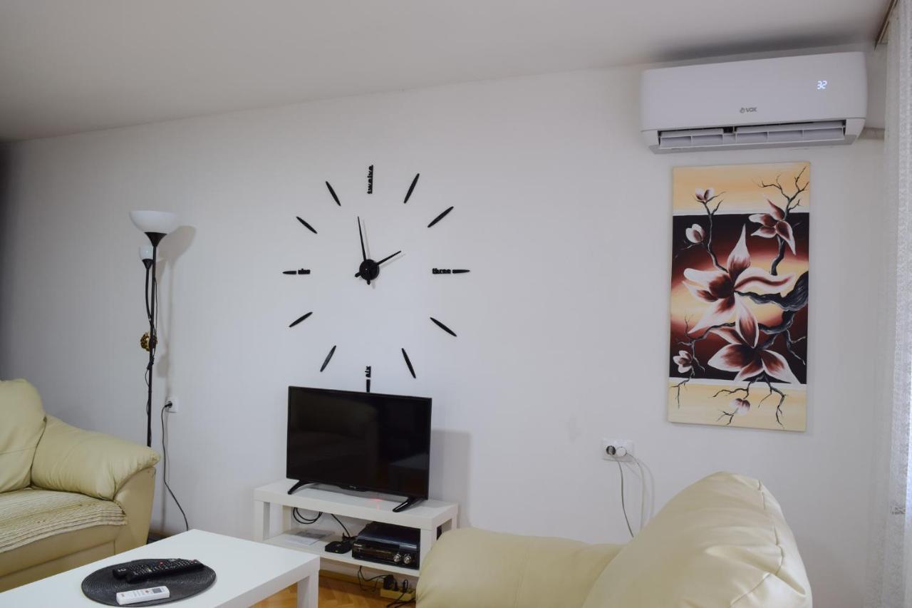 White House With Sauna And Jacuzzi Novi Sad Luaran gambar